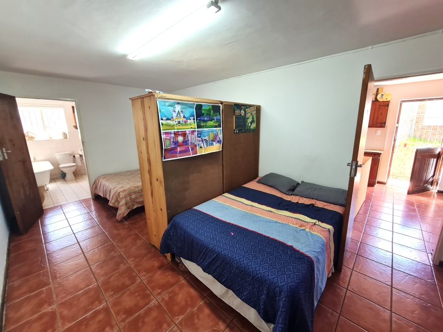 5 Bedroom Property for Sale in C Place Eastern Cape